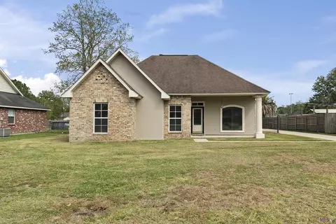 30480 Michelle St, Walker, LA 70785 photo 1