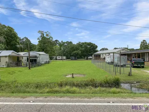 4 La Hwy 22, Maurepas, LA 70449