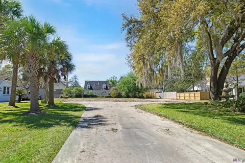 1728 Rosemont Dr, Baton Rouge, LA 70808