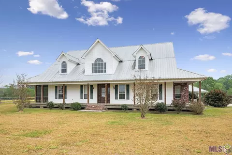 8701 Dave Brian Ln, Slaughter, LA 70777