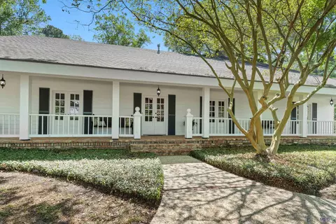 15516 Castle Ridge Ave, Baton Rouge, LA 70817
