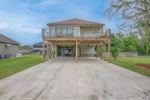 103 Clement Dr, Pierre Part, LA 70339
