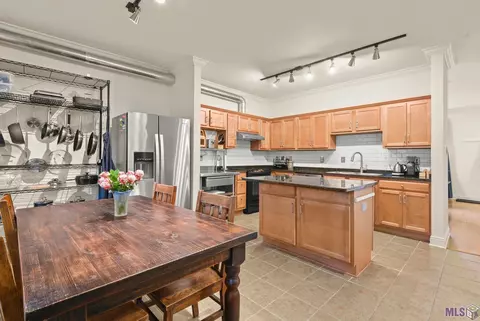5376 Arlington Ct, Baton Rouge, LA 70820