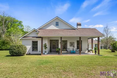 5078 Live Oak Dr, Saint Francisville, LA 70775