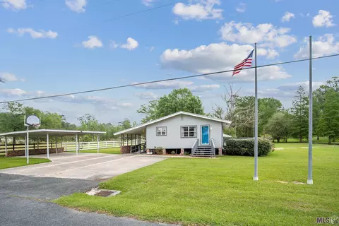 13070 Seles Point Rd, Saint Amant, LA 70774
