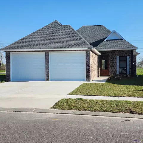 39561 Hernando De Soto Dr, Darrow, LA 70725