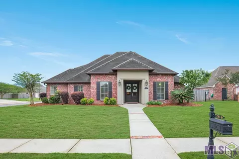 17646 W Purple Martin Ct, Baton Rouge, LA 70816