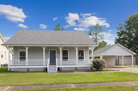 1305 E Tiffani St, Gonzales, LA 70737