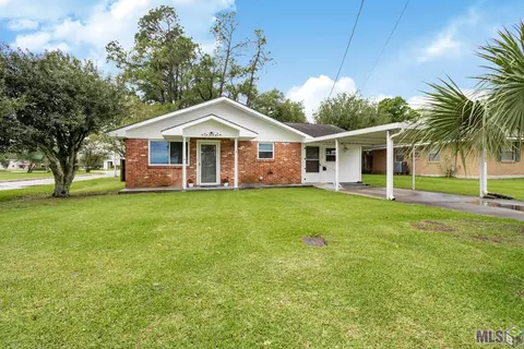 24520 Ferdinand St, Plaquemine, LA 70764