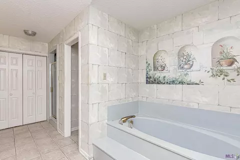 9081 Pettit Rd, Baker, LA 70714 photo 5