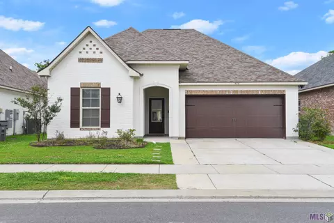 486 Lake Breeze Dr, Baton Rouge, LA 70820