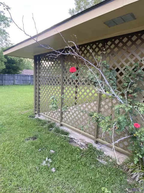 511 Sandra Dr, Baker, LA 70714 photo 4