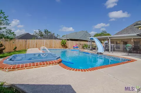 43115 Sycamore Bend Ave, Gonzales, LA 70737