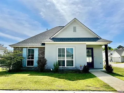3823 Cross Field Dr, Baton Rouge, LA 70816