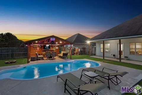 10628 Braves Ave, Denham Springs, LA 70726
