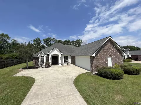 2229 N Twin Circle Ave, Gonzales, LA 70737