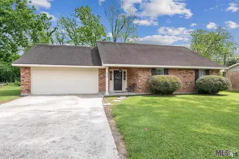 2413 St Simon Pl, Donaldsonville, LA 70346