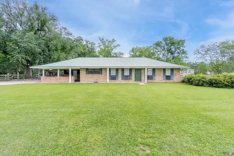 9574 La Hwy 22, Saint Amant, LA 70774