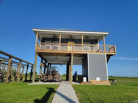 6320 Bayouside Dr, Chauvin, LA 70344