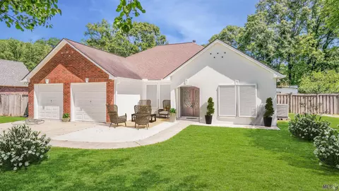 7545 Pecan Grove Dr, Denham Springs, LA 70726