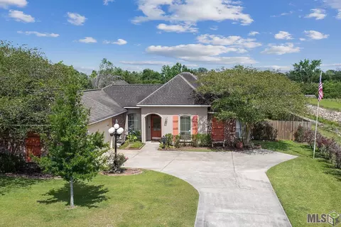17312 Les Chenier St, Prairieville, LA 70769
