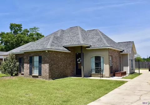 12733 Landon Dr, Walker, LA 70785