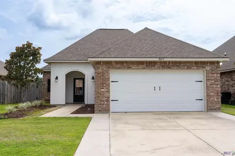 9045 Falling Oak Dr, Baton Rouge, LA 70817