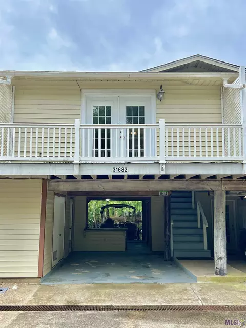 31682 River Pines Dr, Springfield, LA 70462 photo 1