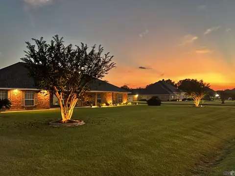 9556 Millwood Creek Ct, Zachary, LA 70791