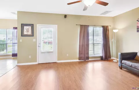 30245 Daffodil Dr, Walker, LA 70785 photo 3