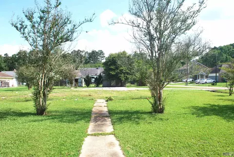 14161 Forest Glen Ln, Walker, LA 70785