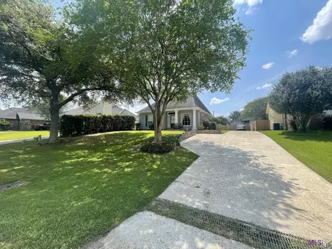 17719 Lake Azalea Dr, Baton Rouge, LA 70817