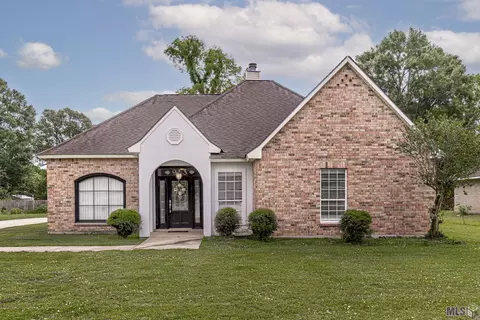 913 Bohne Rd, Port Allen, LA 70767