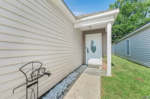 1020 Hammond Manor Dr, Baton Rouge, LA 70816