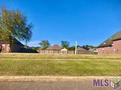 2661 Hidden Lake Ave, Zachary, LA 70791