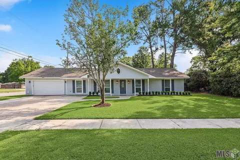 8915 Nolen Dr, Baton Rouge, LA 70810