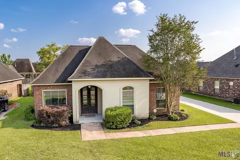 9082 Jason Dr, Denham Springs, LA 70726