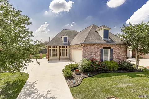 9057 Foxgate Dr, Baton Rouge, LA 70809