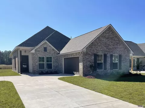 8780 Windlake Dr, Denham Springs, LA 70726