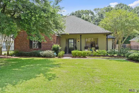 6233 Riverine Dr, Baton Rouge, LA 70820