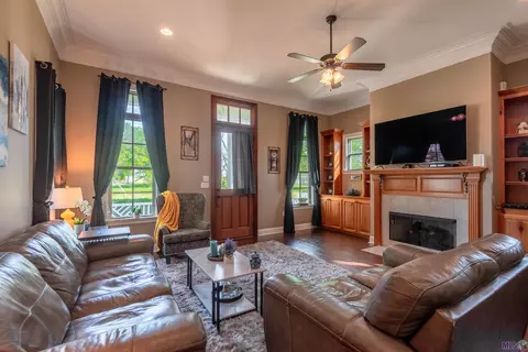 322 S Labauve Ave, Brusly, LA 70719