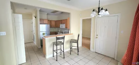 710 E Boyd Dr #807, Baton Rouge, LA 70808