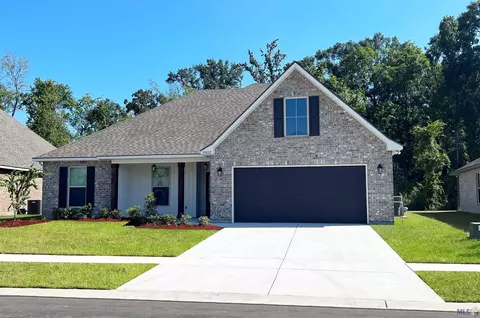 39032 Forestwood Ave, Gonzales, LA 70737