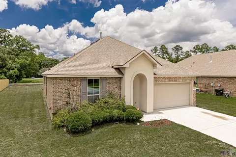 39440 Legacy Lake Dr, Gonzales, LA 70737