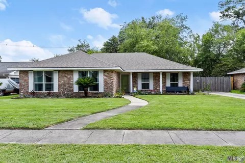 12438 E Glenhaven Dr, Baton Rouge, LA 70815