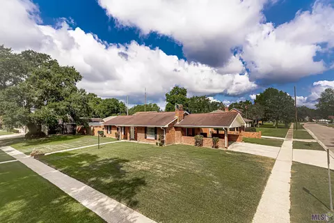 57710 Mcclung St, Plaquemine, LA 70764