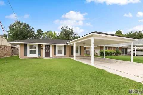 1113 Michigan Ave, Port Allen, LA 70767
