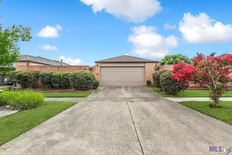 2483 Torrey Pine Dr, Baton Rouge, LA 70816