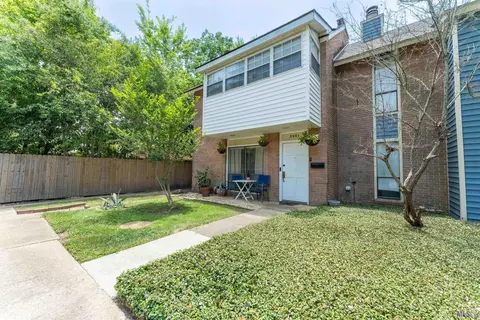 5651 Riverstone Dr, Baton Rouge, LA 70820
