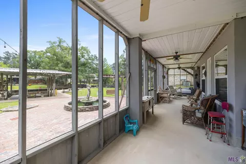 31180 River Pines Dr, Springfield, LA 70462 photo 3